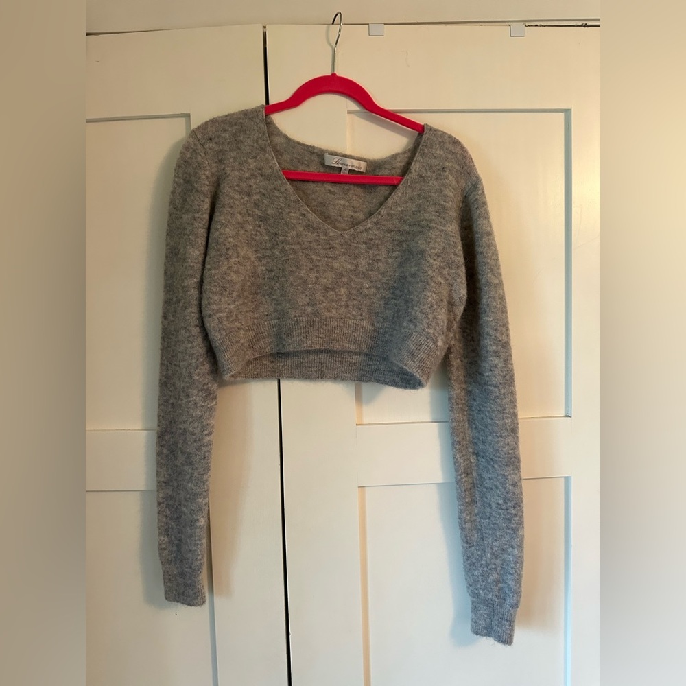 Lovers & Friends from Revolve Gray V-Neck Cropped Sweater